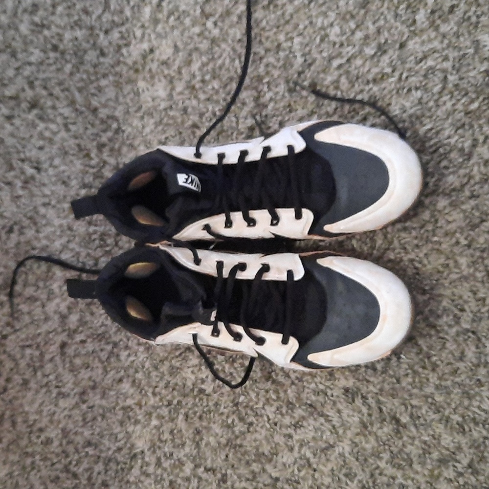 Women's Softball Cleats